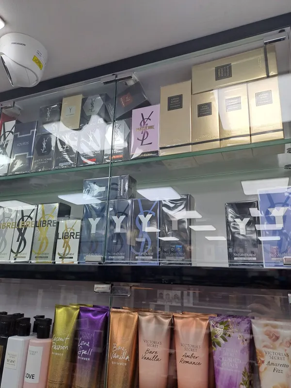 Yves Saint Laurent Y 8 Yves Saint Laurent Y 8