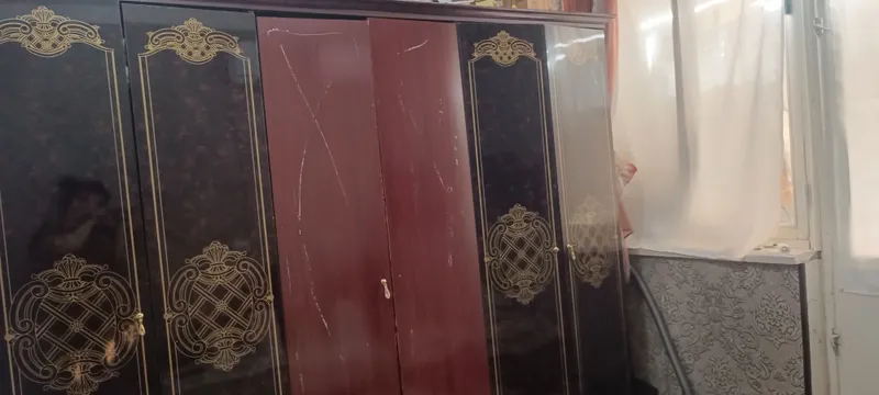 shkaf sotiladi