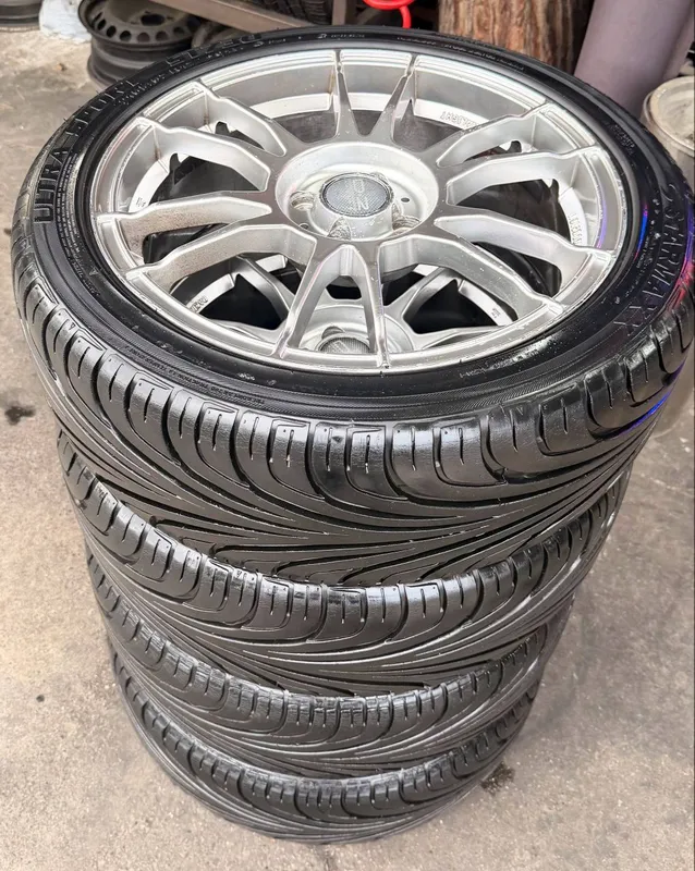 Oz Resing diska balon 215/45 R17