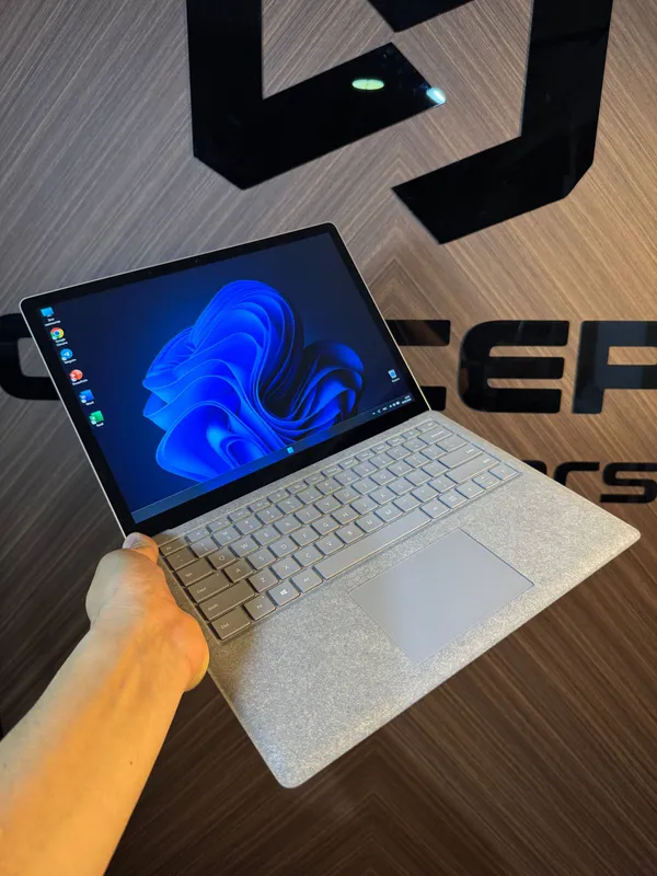 Kuchli Noutbuk Surface Laptop Alcantara — фото 4