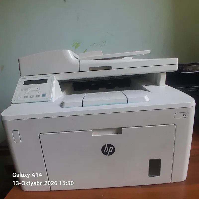 Printer yaxshi holatda, zaxira kartriji bilan 6 Printer yaxshi holatda, zaxira kartriji bilan 6