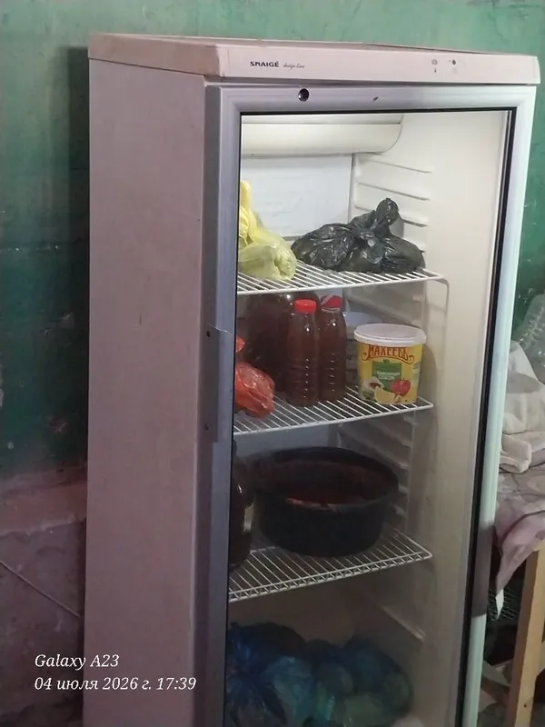 продаётся витринный холодильник 2