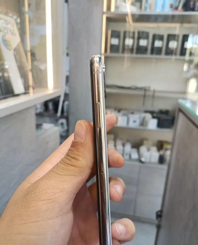 iPhone X в хорошем состоянии 4