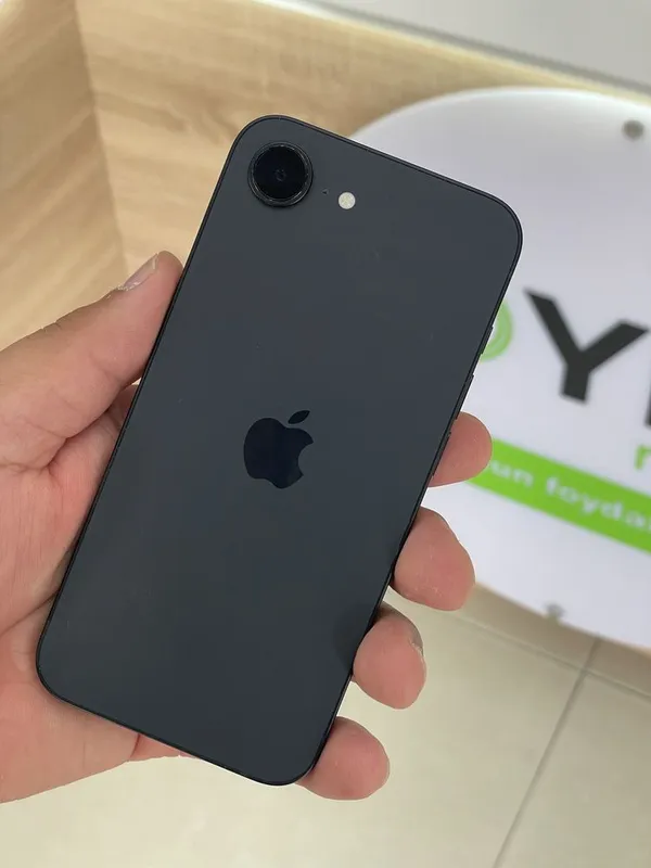 Iphone 16 e idel holatda — фото 1