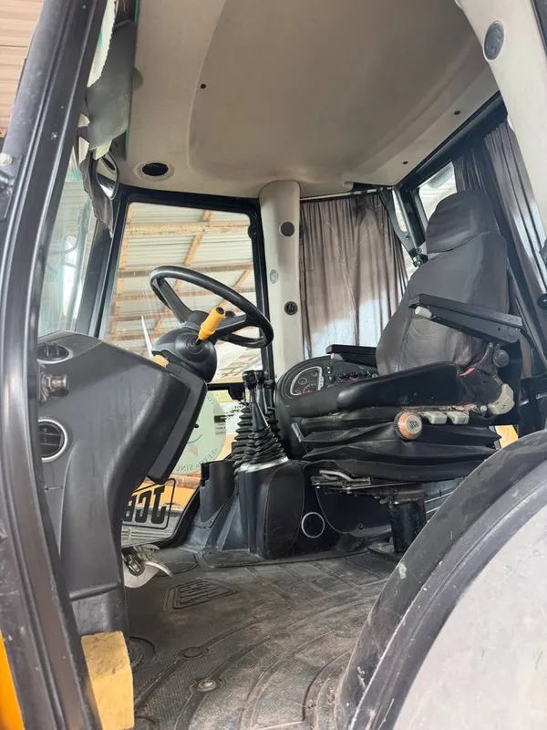 Продается JCB 4х оригинальный английского производства 4