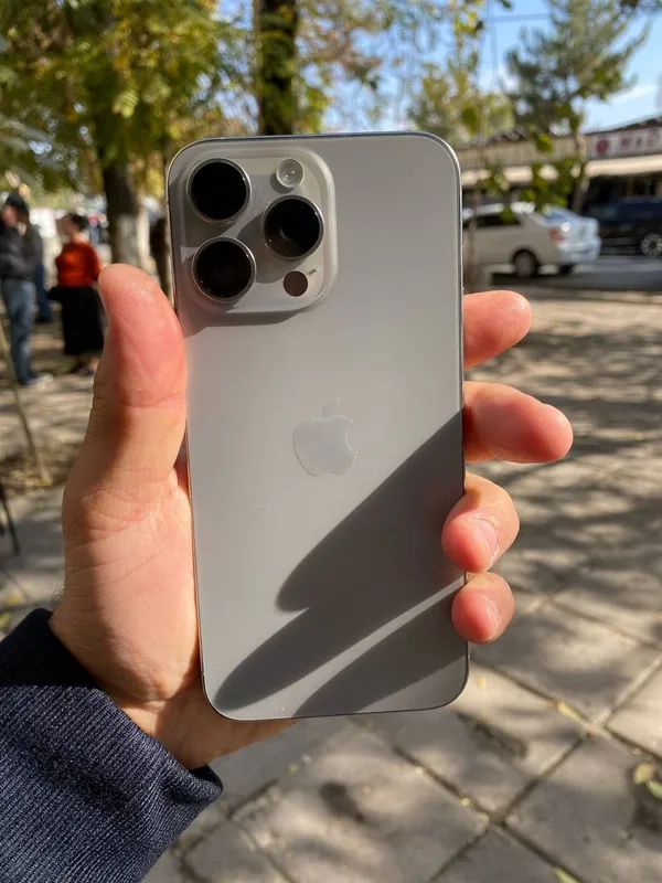 iPhone 15 Pro Max 256GB 2