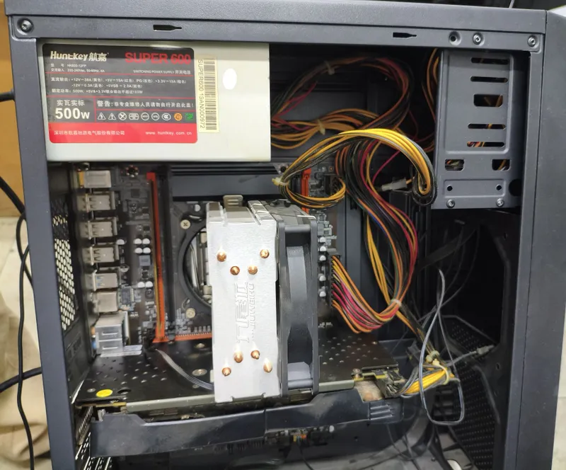 Xeon E5 (i7 10th) 8gb ddr4, ssd 256gb, rx 470 4GB ddr6 3