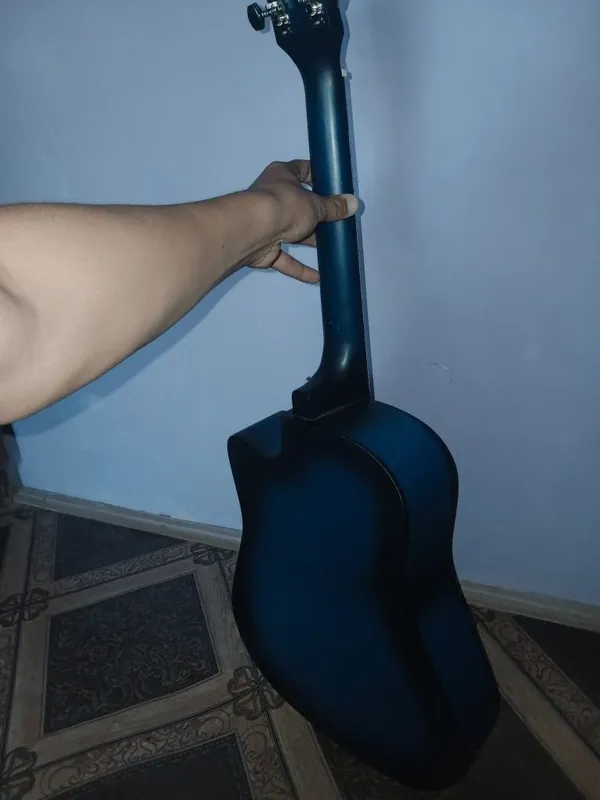 Gitara sotiladi srochno 4 Gitara sotiladi srochno 4