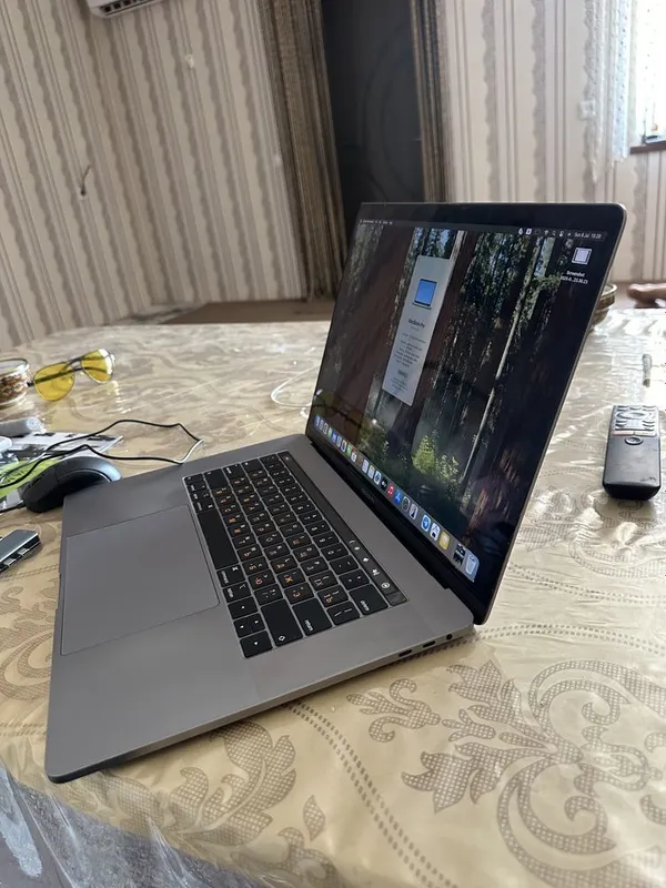 Macbook pro 2018 15- inch Core i7 — фото 1