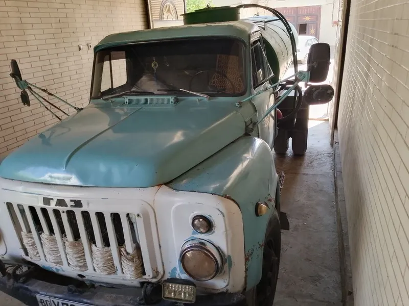 Gaz-53 vodavoz . 2 Gaz-53 vodavoz . 2