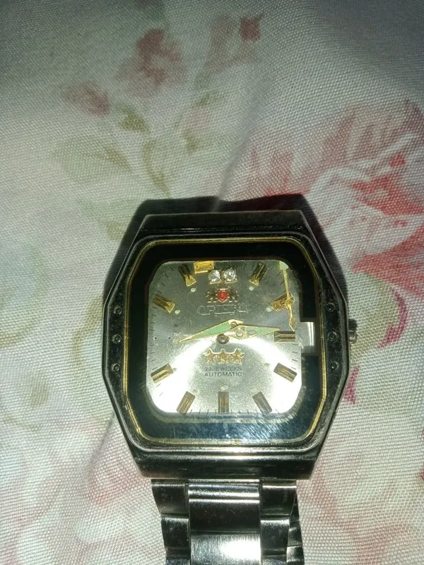 Orient "3 юлдуз" механик соати сотилади