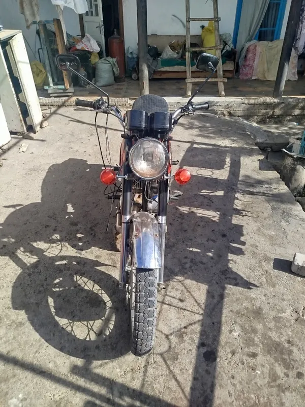 Ij mototsekl rangi qizil