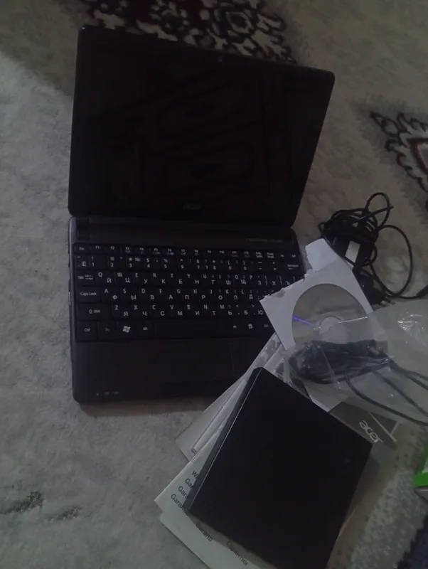 Acer aspire one