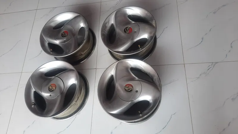 13 Kormital diska Damas. Labo. Matiz