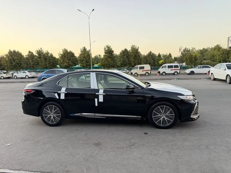 Toyota Camry 2025 HYBRID Full 8 Toyota Camry 2025 HYBRID Full 8
