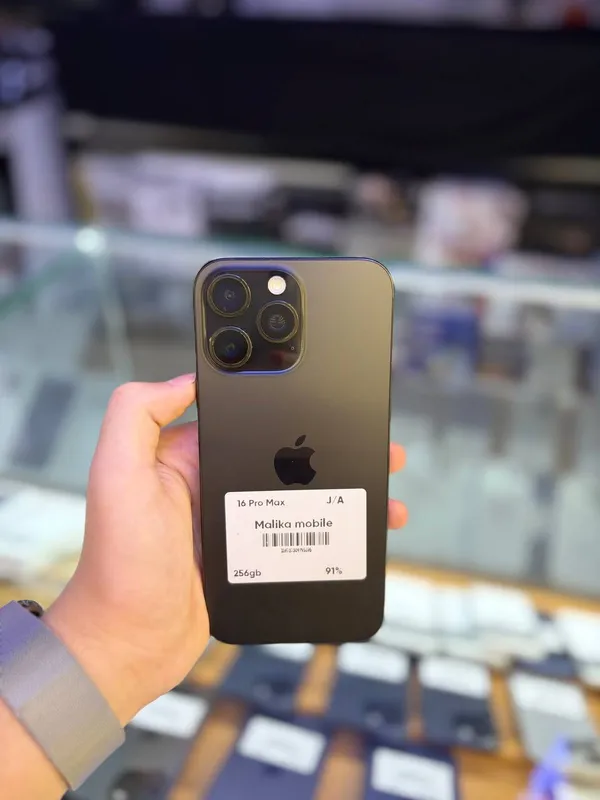 iPhone 16 Pro Max iPhone 16 Pro Max