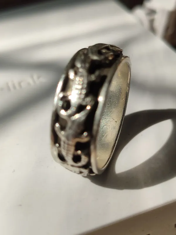 Серебряное кольцо