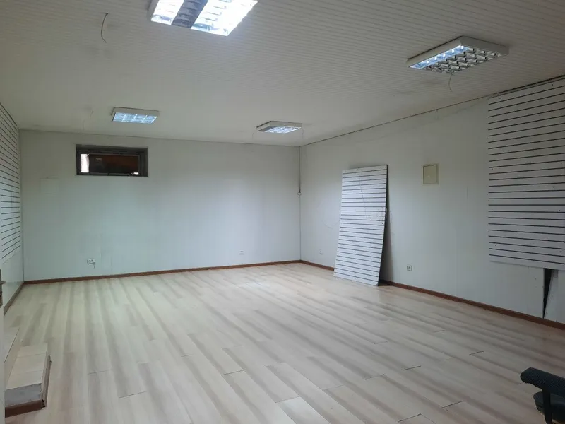 Аренда помещения в центре / Новомосковская, Стадион Старт 4