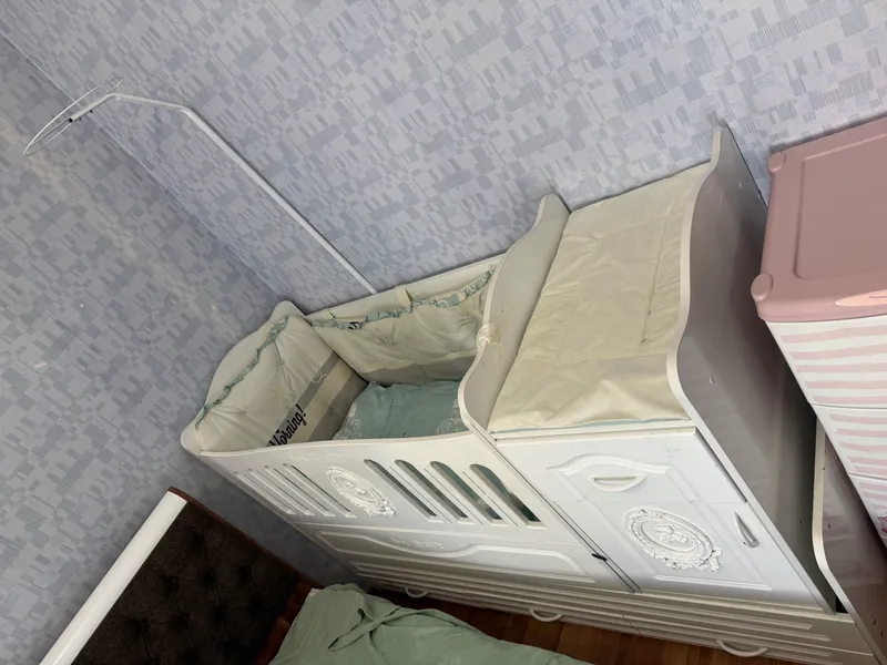 Bolalar karavoti va ikkita shkafcha 4