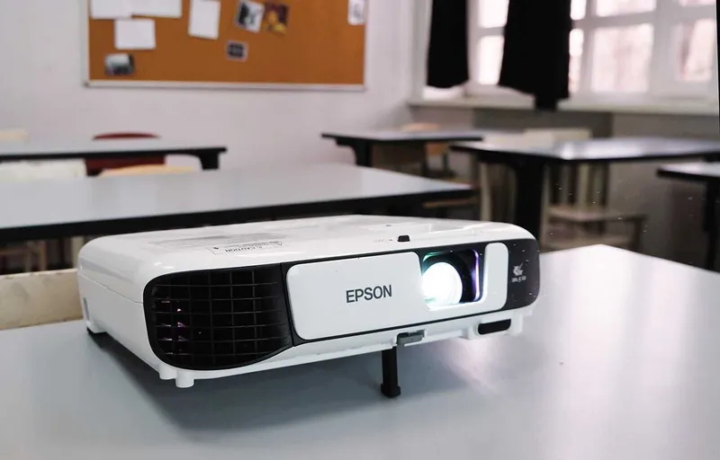 Epson Проектор со склада имеется бесплатная доставка по городу