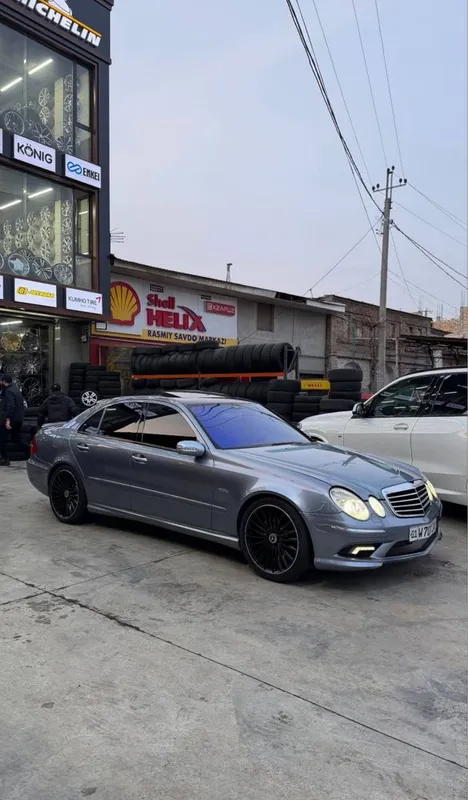 Mercedes benz W211 2