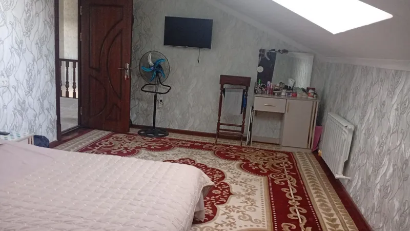 Yengi tashmi 50 yillik ilgor mahallada 3.75 uy sotiladi honalar 7 ta 2 6