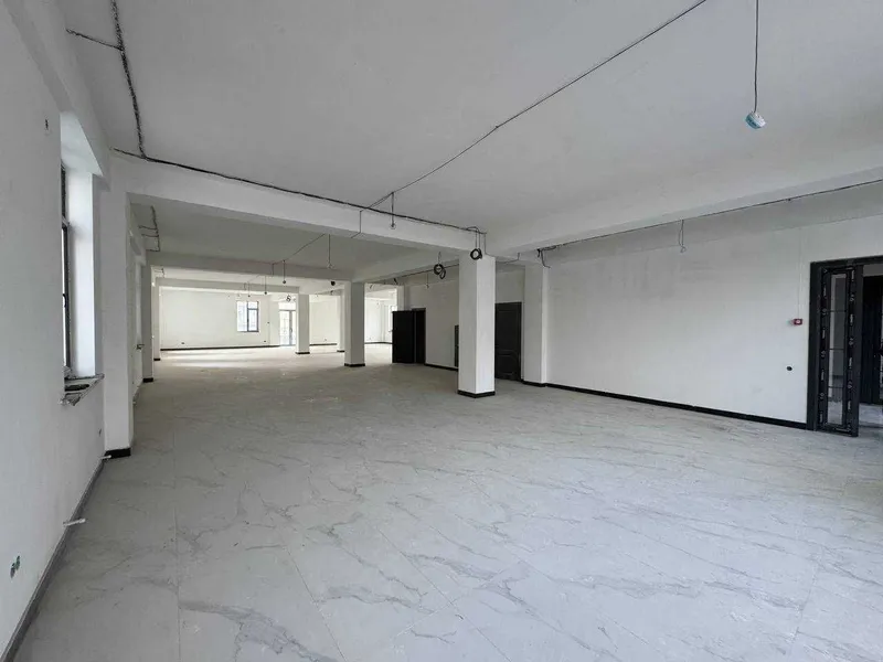 ОФИСЫ от 380 м2 до 2500м2 в Яккасарайском районе в бизнес центре — фото 1