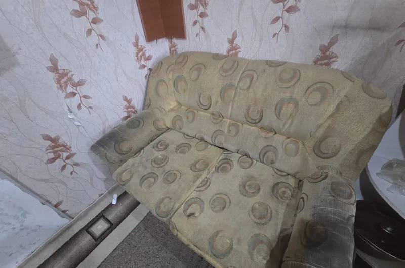 2 ta divan. Tekin beraman. Yaxshi holatda. Zudlik bilan olib ketish kerak. 2 2 ta divan. Tekin beraman. Yaxshi holatda. Zudlik bilan olib ketish kerak. 2