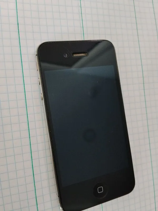 iPhone 4s 16g всё родное без коробки БУЛИШ