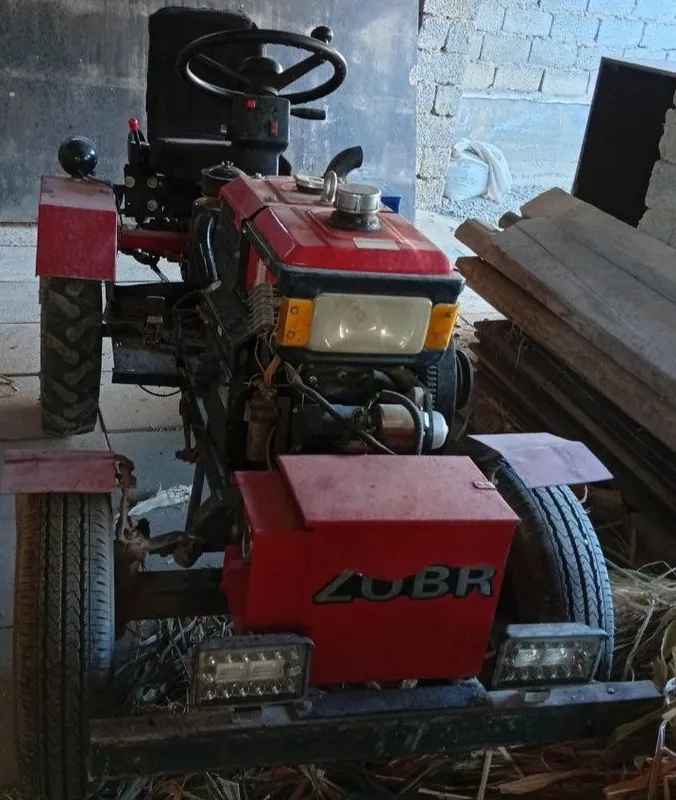 Mini traktor: Zubr Yoqilgʻisi: Dizel Modeli: R195 Tezligi: 2200 obyom