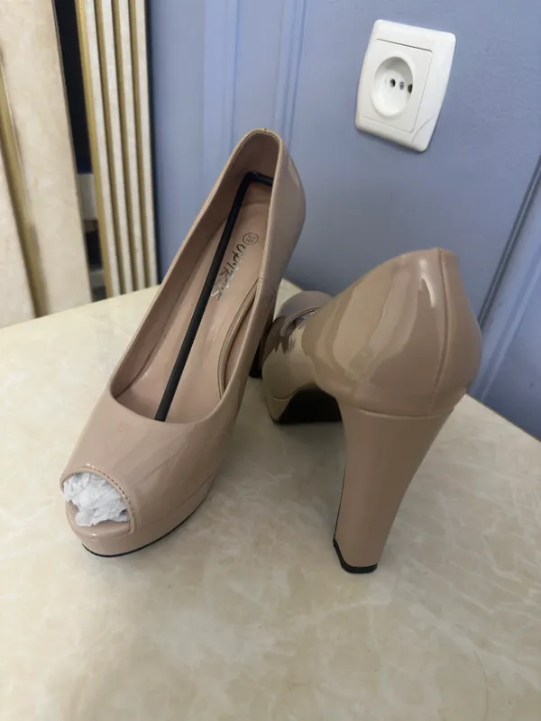 Tufli poshnali razmer 39 faqat 1 marta merry me ga