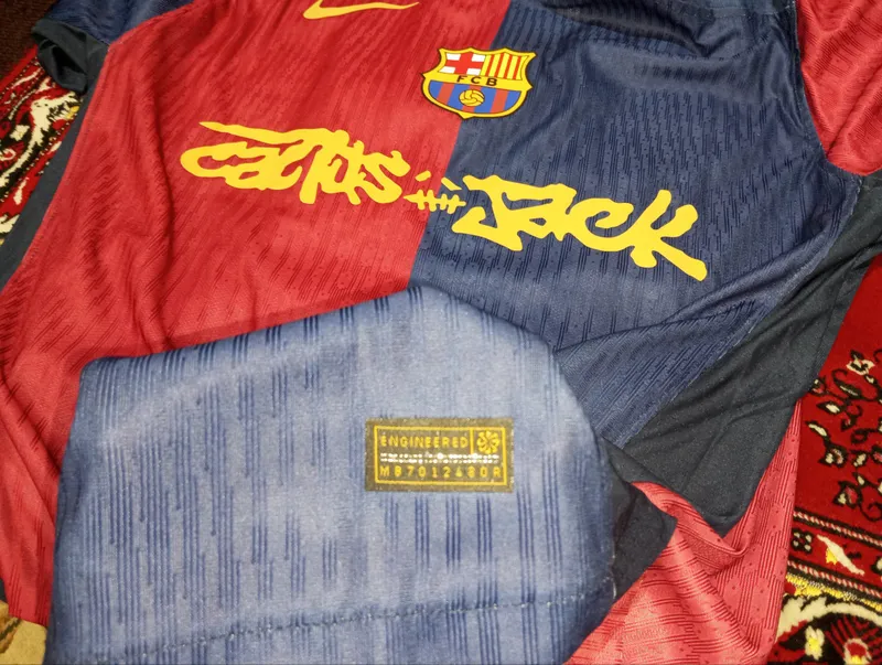 Barcelona Cactus Jack original futbolkasi 3 Barcelona Cactus Jack original futbolkasi 3