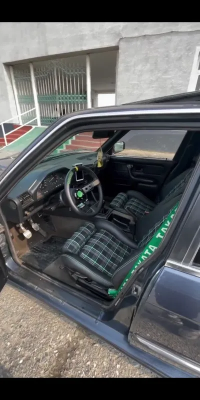 Bmw e30 325 yaxshi xolatda kami bor — фото 4