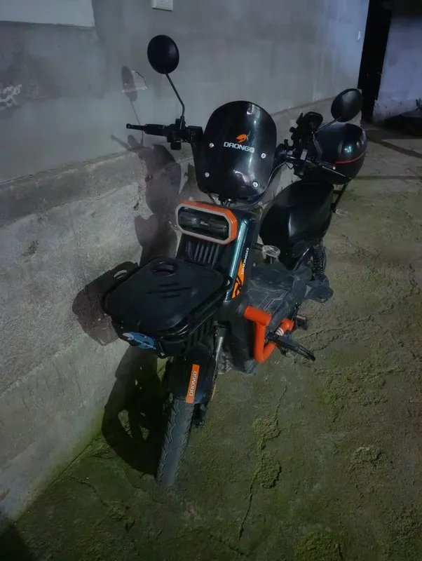 Skuter sotiladi 6 ta akumlyator manzil Angren tezligi 50ga chiqad 70km 3