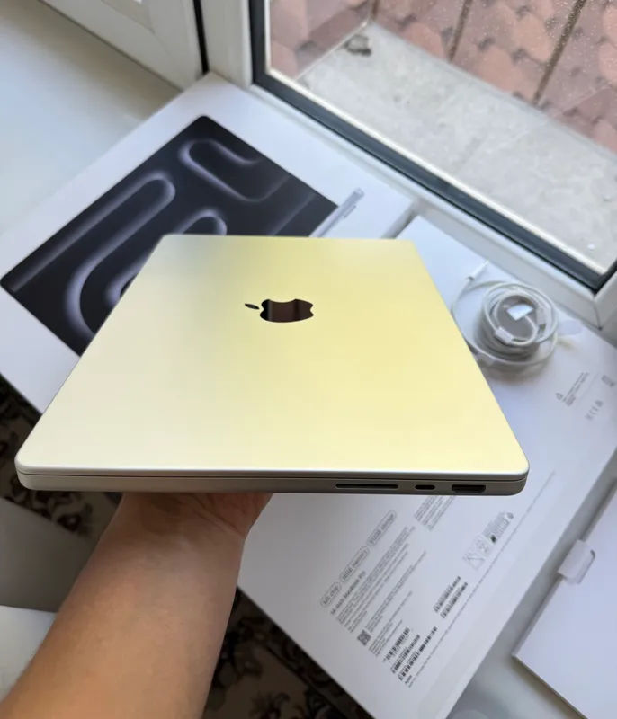 MacBook Pro M5 16/512GB 14-inch Silver 4 MacBook Pro M5 16/512GB 14-inch Silver 4