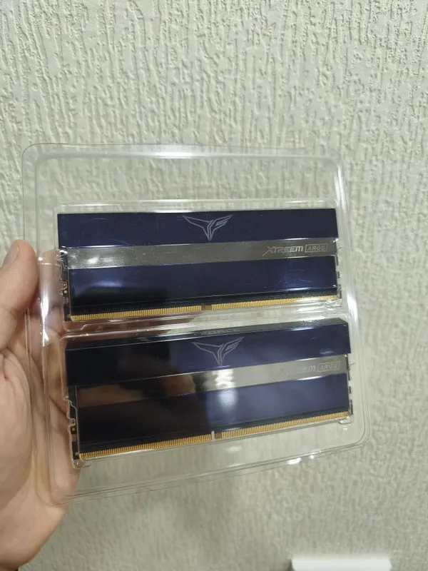 DDR4 16gb T-Force Xtreem ARGB 3 DDR4 16gb T-Force Xtreem ARGB 3