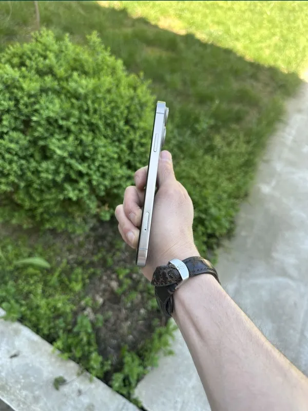 iPhone XR 128GB 15 Pro korpusda — фото 2