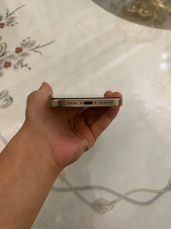 iPhone 16 Pro Max 3