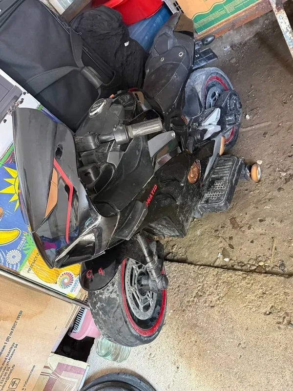 детский электромотоцикл Ducati V5 ч идеальное состояние ёрного цвета — фото 1