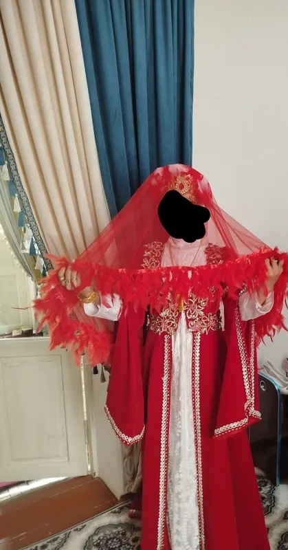 kelin koʻylak ansanbil sari fata look kelin look kelin koʻylak ansanbil sari fata look kelin look