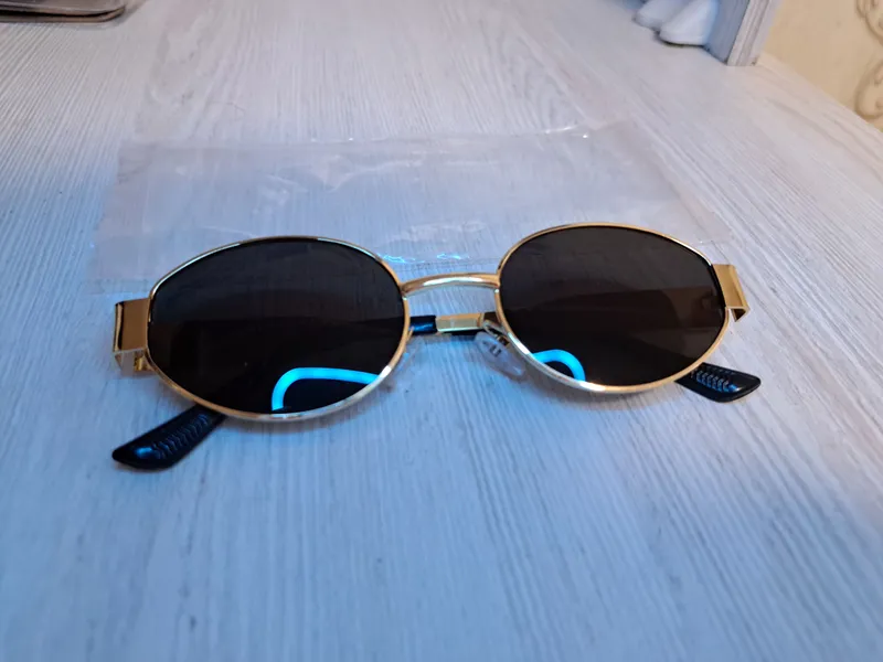Sunglasses, achki
