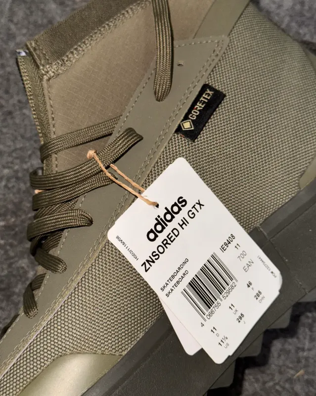Ботинки ADIDAS 44 размер новые 2