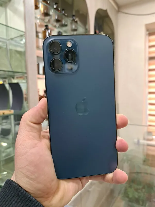 iPhone 12 Pro Max, память 256GB, 72% 1