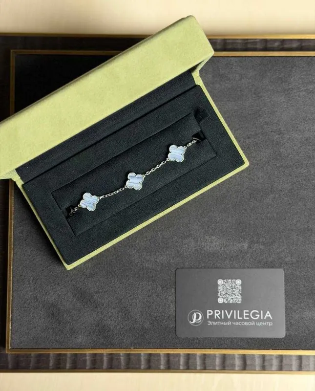 NEW Браслет Van Cleef & Arpels Vintage Alhambra 5 motifs Chalcedony 2 NEW Браслет Van Cleef & Arpels Vintage Alhambra 5 motifs Chalcedony 2