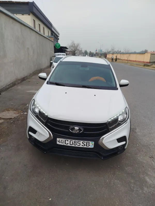 LADA XRAY kross sotiladi