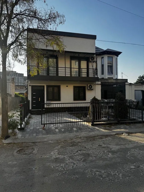 Продается коттеджный дом на Саракульской