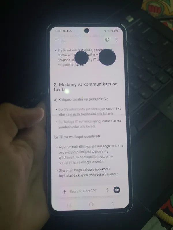 zflip3.Ekranda 2 dona yumaloq doĝi bor — фото 1