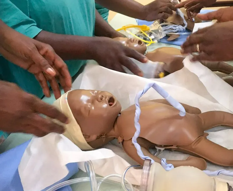 Медицинский Муляж NeoNatalie — это надувной симулятор — фото 1