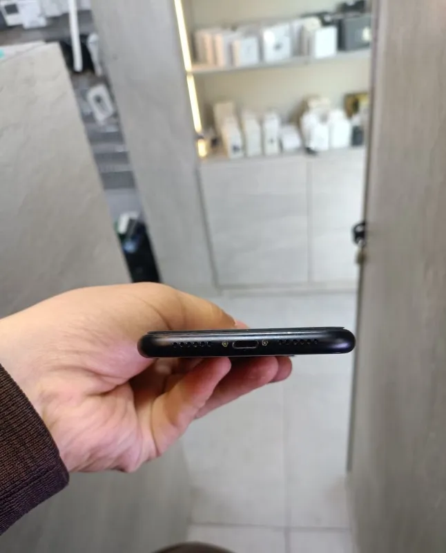 iPhone XR, идеальное состояние 6