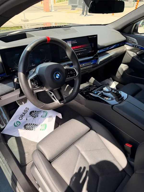 Bmw i5 m60 amerikanskiy zborka 2024/2025 yili — фото 2